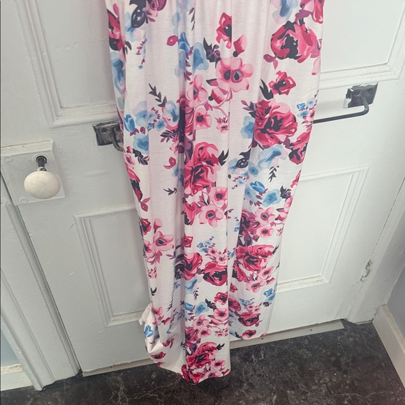 SHEIN Pink and Floral Maxi Dress 🩵 - Picture 4 of 5